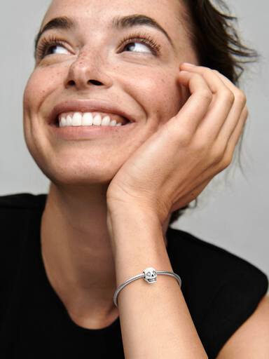 夜光璀璨頭骨串飾